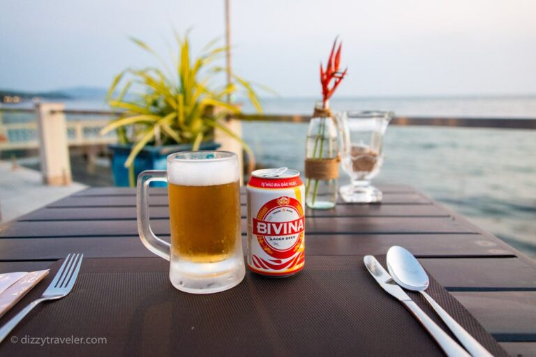 |Hon Mong Tay Island|night market